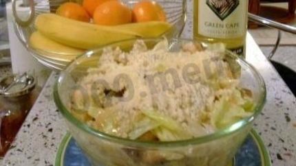 Салат Цезарь с курицей и пармезаном