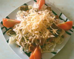 Салат Цезарь с курицей на гриле