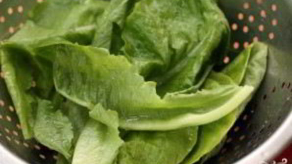 салат цезарь с морепродуктами