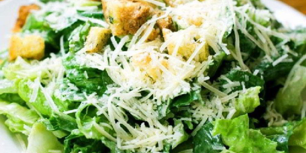 Рецепт салата цезарь с огурцами