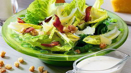 Салат Цезарь с оригинальной заправкой