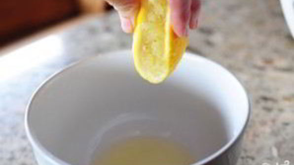 салат цезарь с перепелиными яйцами