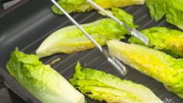 салат цезарь с помидорами