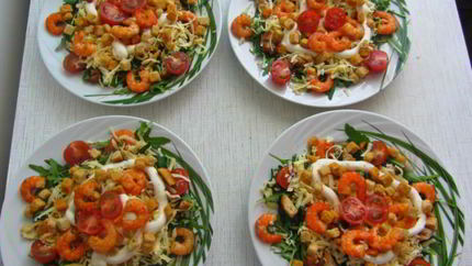 Цезарь с тигровыми креветками