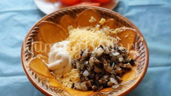 салат в помидоре