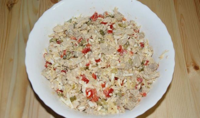 Салат Зимняя сказка курица маринованные огурцы