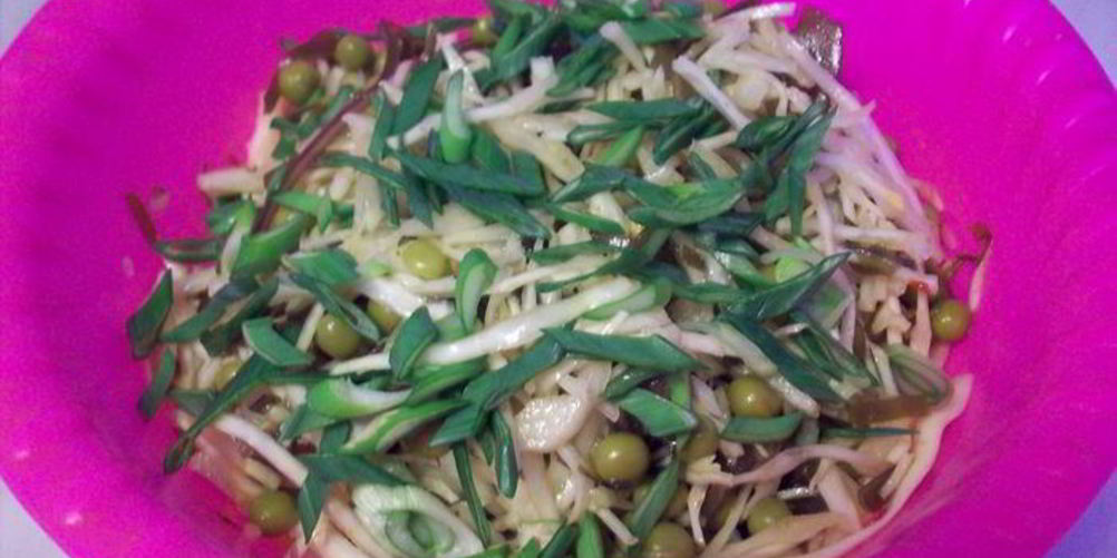 Рецепт салатика простого из капустки наземной и капустки морской