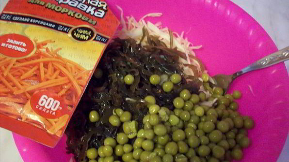 салатик простой из капустки наземной и капустки морской