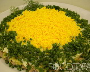 Слоеный салат с курицей