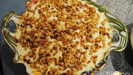 Слоеный салат с шампиньонами и курицей