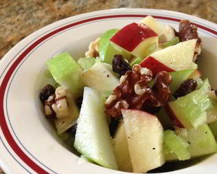 Салат Вальдорф с заправкой Винегрет