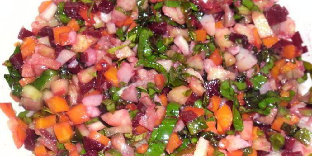 Рецепт винегрета без капусты с ботвой, яблоками, грибами