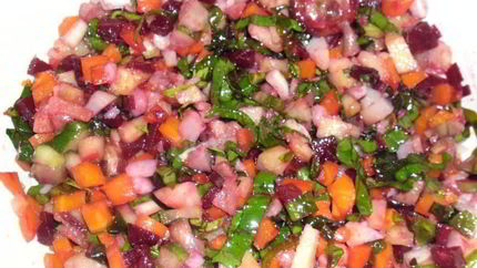 Винегрет без капусты с ботвой, яблоками, грибами