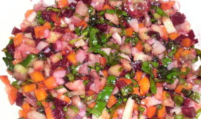 Винегрет без капусты с ботвой, яблоками, грибами