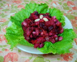 Винегрет с консервированной фасолью и квашеной капустой