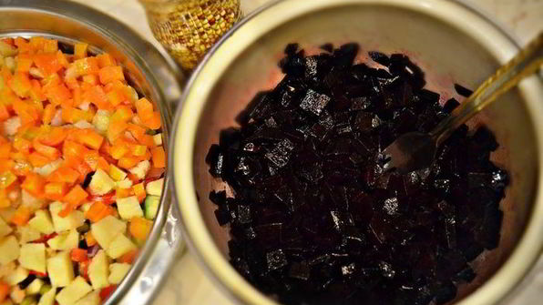 винегрет со слабосоленым лососем