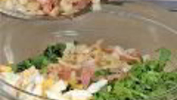 зеленый салат с беконом