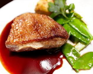 Ароматный соус для утки с финиками и черносливом