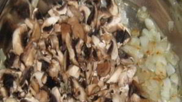 грибной соус из шампиньонов со сметаной