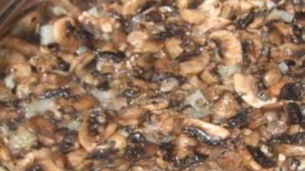 грибной соус из шампиньонов со сметаной