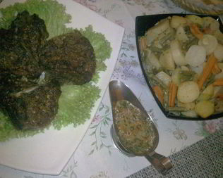 Антрекот в ореховом маринаде с овощами