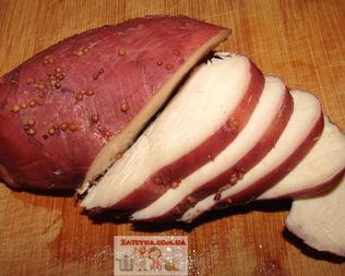 Пастрома из курицы в винном маринаде