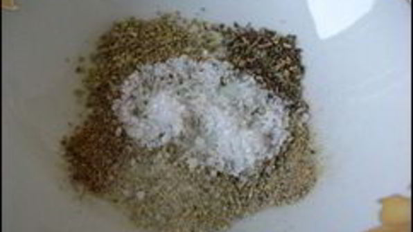 сметанный соус с зеленью и жареным луком