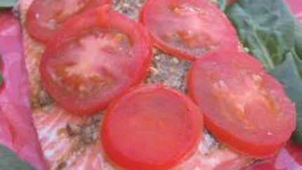 Лосось с соусом песто