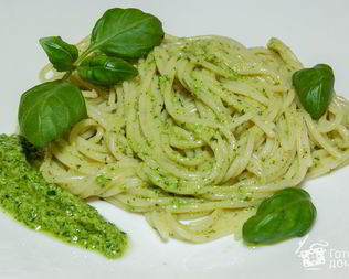 Макароны с соусом Песто