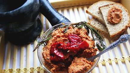 Песто с вялеными томатами