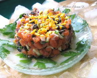 Тартар из форели в ледяном хрустале