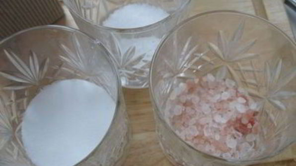 тартар из форели в ледяном хрустале