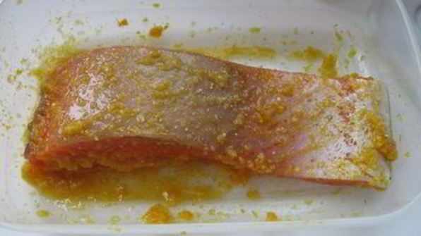 тартар из форели в ледяном хрустале