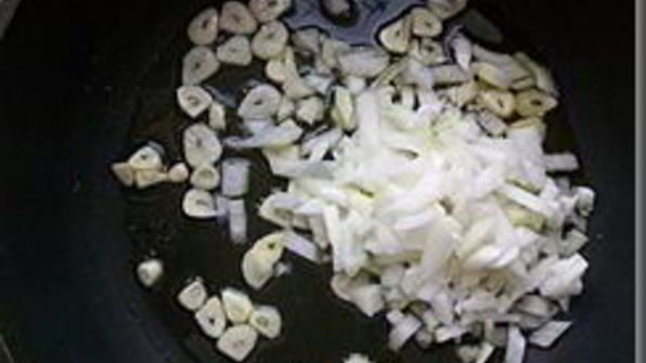 томатный соус с тунцом для спагетти