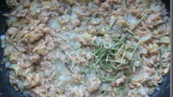 томатный соус с тунцом для спагетти