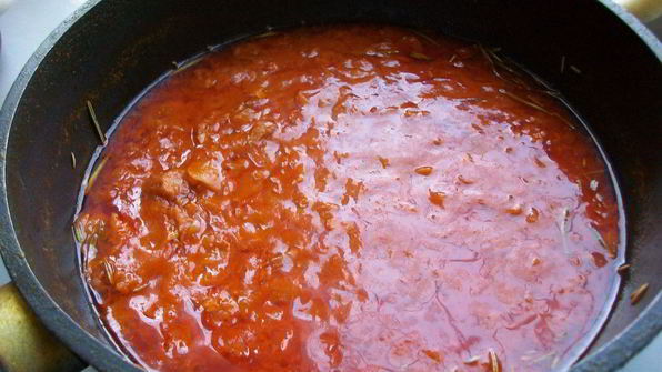 томатный соус с тунцом для спагетти