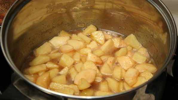 яблочный соус