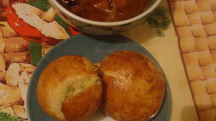 Борщ с чесночными булочками