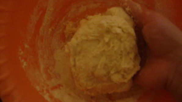 борщ с чесночными булочками