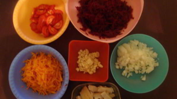 борщ с чесночными булочками