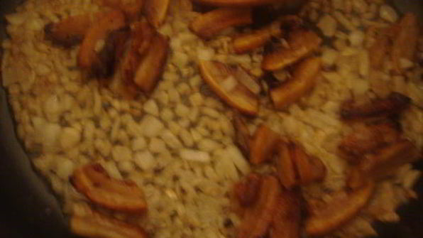 борщ с чесночными булочками