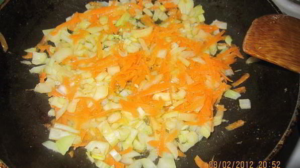 борщ с чесночными гренками