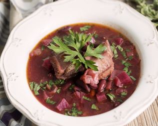 Борщ с грибами и фасолью в мультиварке