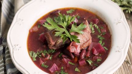 Борщ с грибами и фасолью в мультиварке