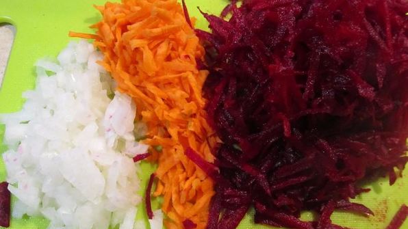 борщ с квашеной капустой и свеклой