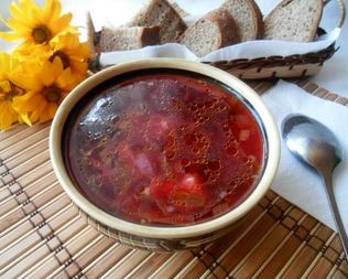 Борщ со свекольной ботвой