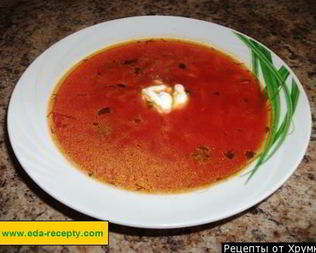 Говяжий борщ со свеклой и свежей капустой