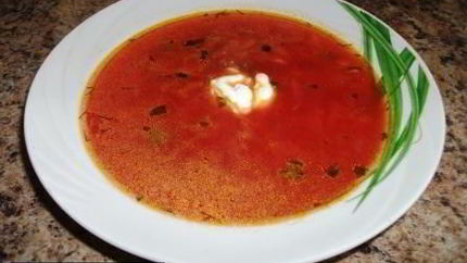 Говяжий борщ со свеклой и свежей капустой