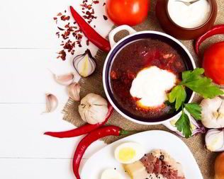 Холодный борщ с копченой треской