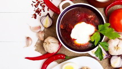 Холодный борщ с копченой треской